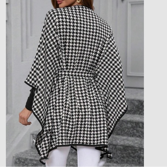 Luxe houndstooth cloak sleeve belted cap top - Picture 4 of 6